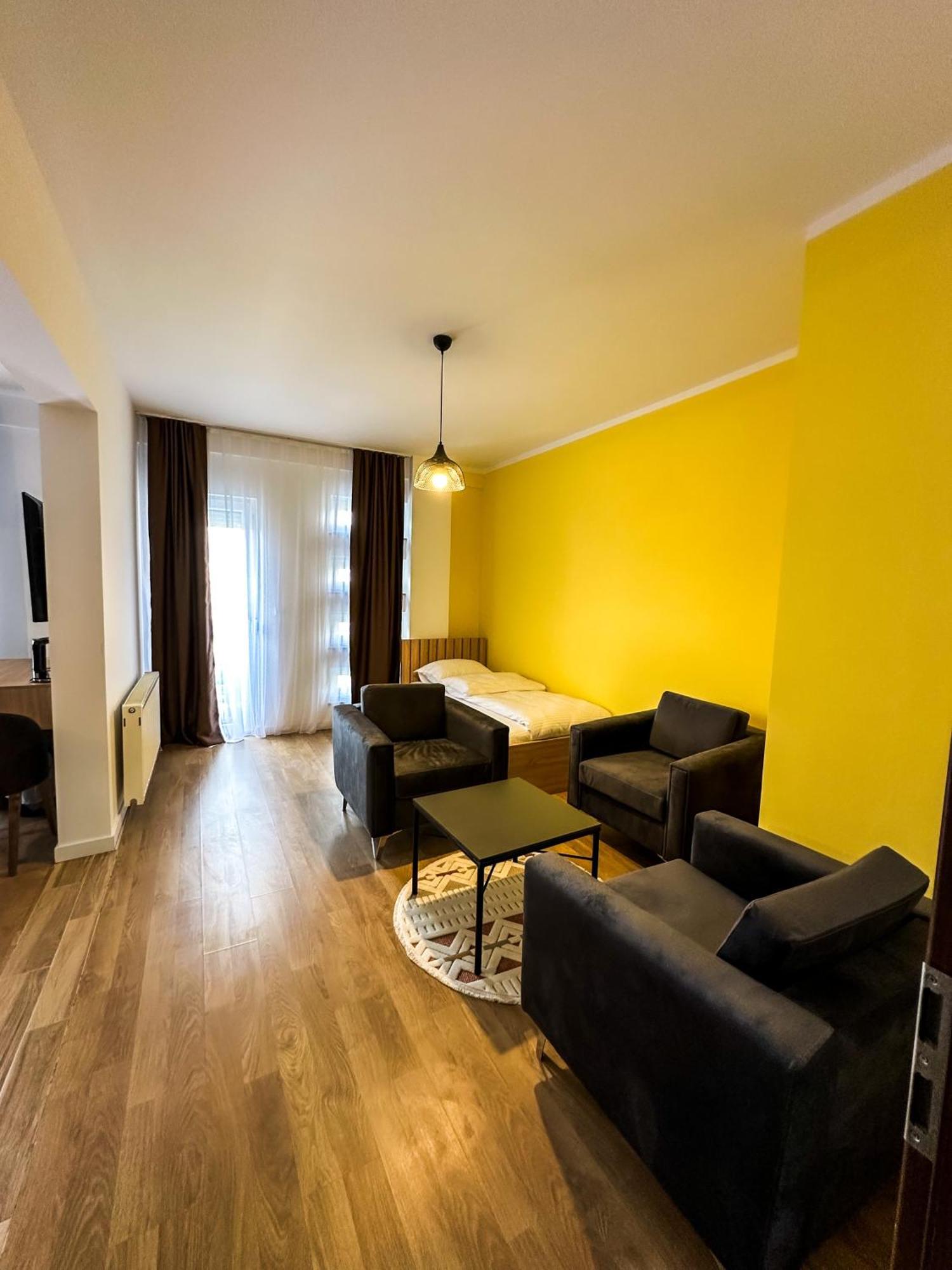 Grand Apartments Prishtina プリシュティナ エクステリア 写真