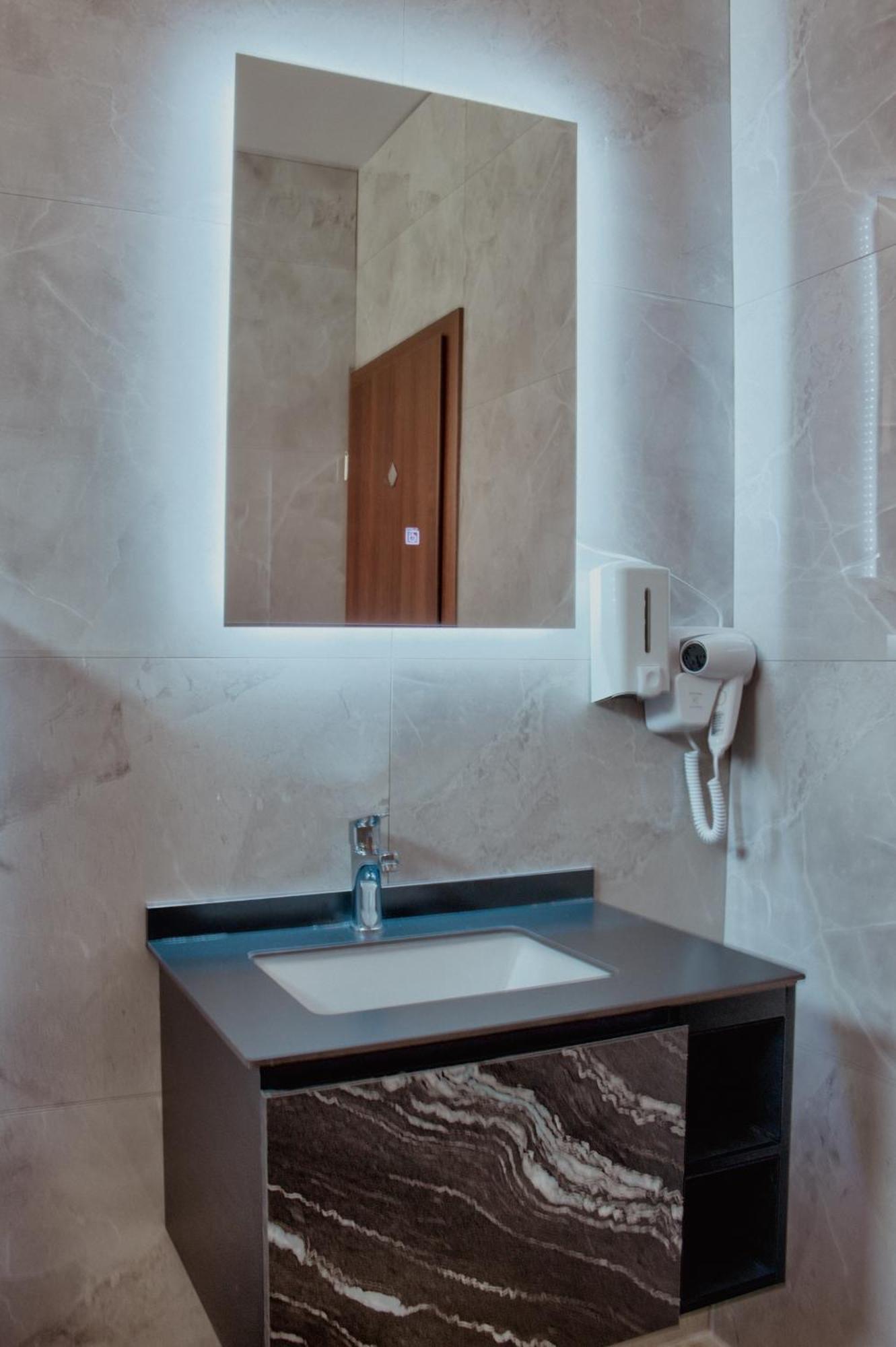 Grand Apartments Prishtina プリシュティナ エクステリア 写真